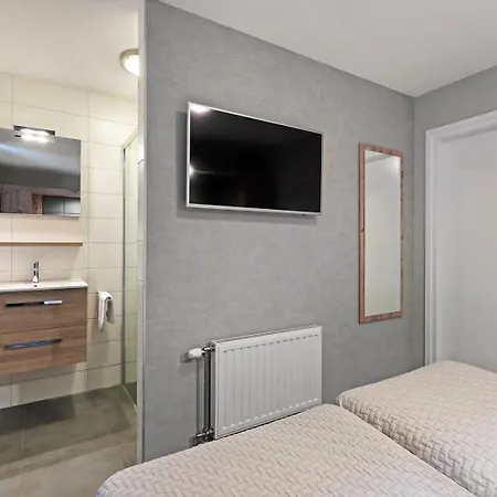 Oude Nieuwlandseweg 33 - Ouddorp - Villa Mastlo Met 2 Jacuzzi'S - Not For Companies