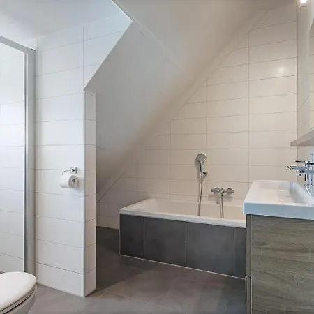 Holiday home Oude Nieuwlandseweg 33 - Ouddorp - Villa Mastlo Met 2 Jacuzzi'S - Not For Companies Ouddorp