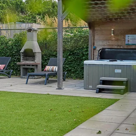 Holiday home Oude Nieuwlandseweg 33 - Ouddorp - Villa Mastlo Met 2 Jacuzzi'S - Not For Companies Ouddorp
